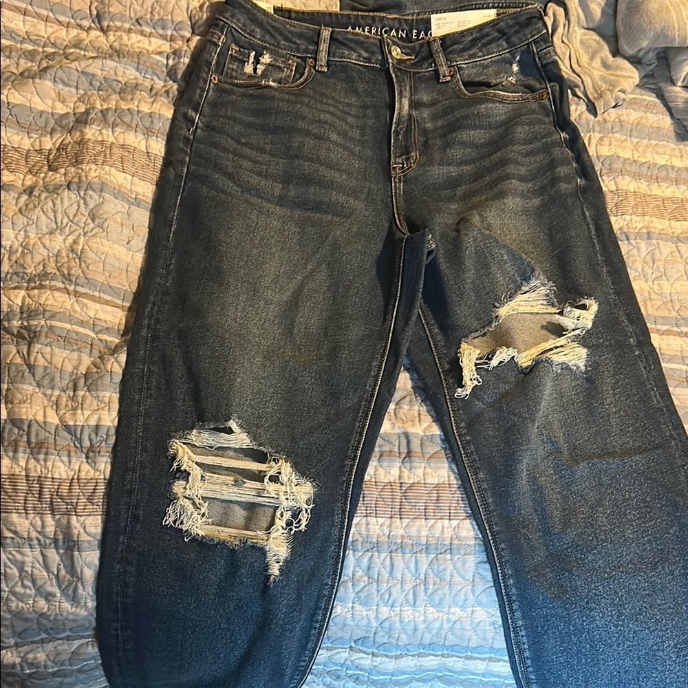 Distressed Blue Boyfriend Jeans with Vintage Aesthetic